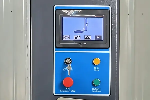 Multilingual touchscreen control panel for a pallet wrapping machine
